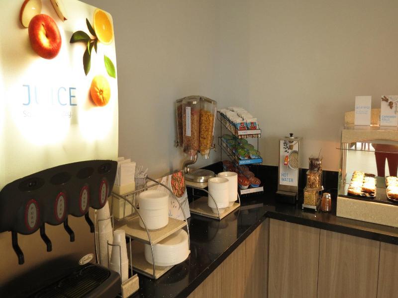 Holiday Inn Express & Suites San Diego - Mission Valley By Ihg Bagian luar foto